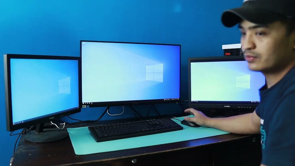 How to Extend Your Display to 3 Monitors Using a USB Port